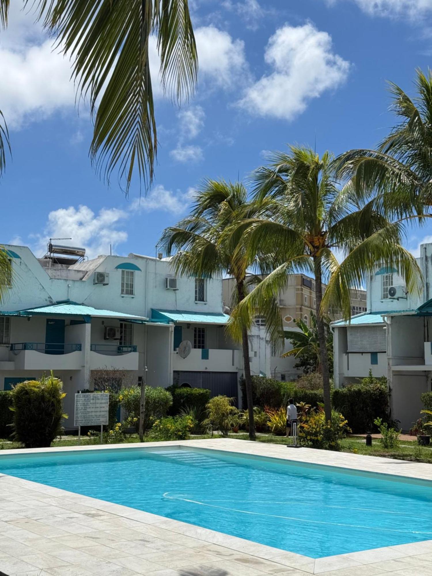 Apartamento Bleu Des Zil Grand Baie Exterior foto
